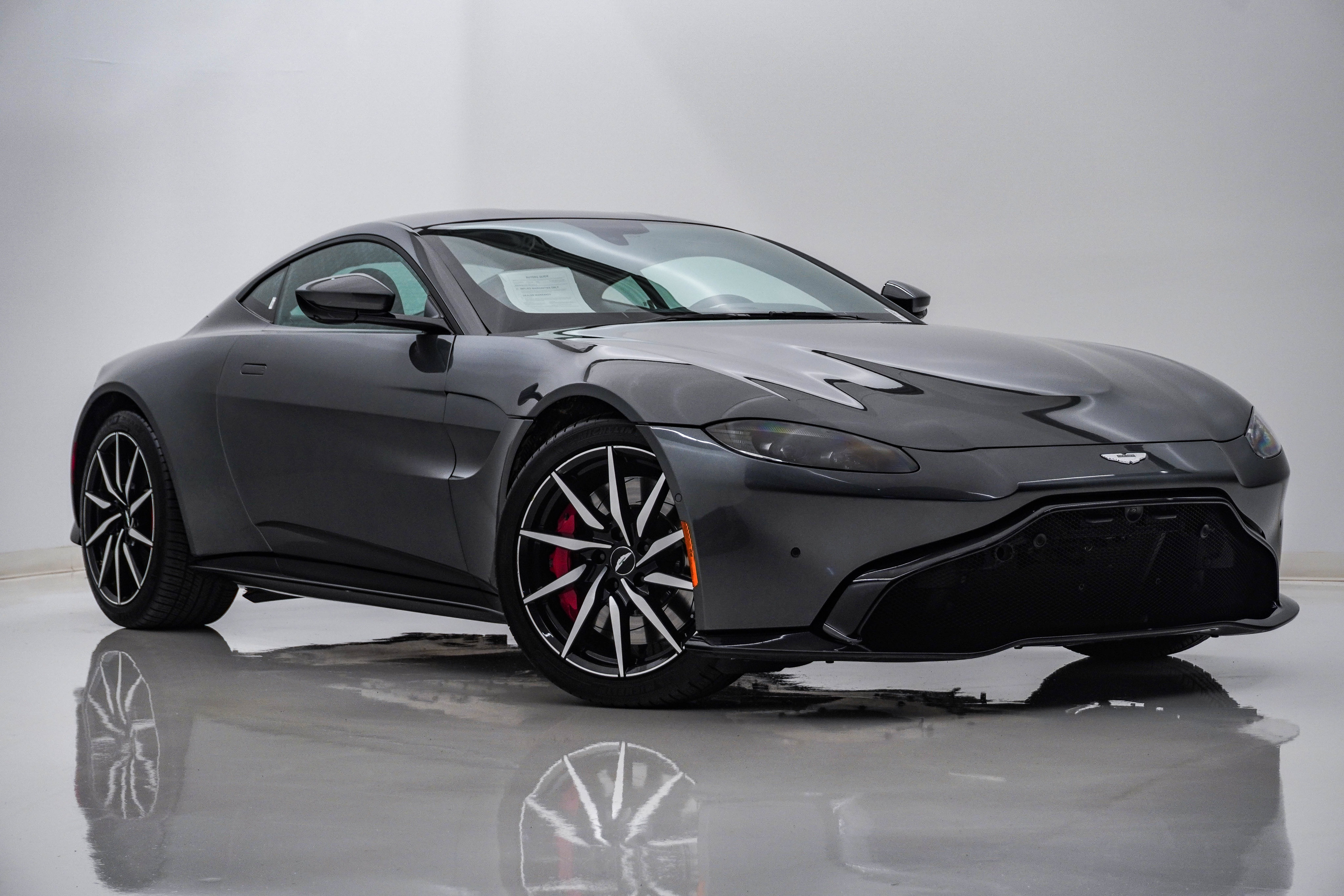 Used 2019 Aston Martin V8 Vantage Coupe RWD image 1
