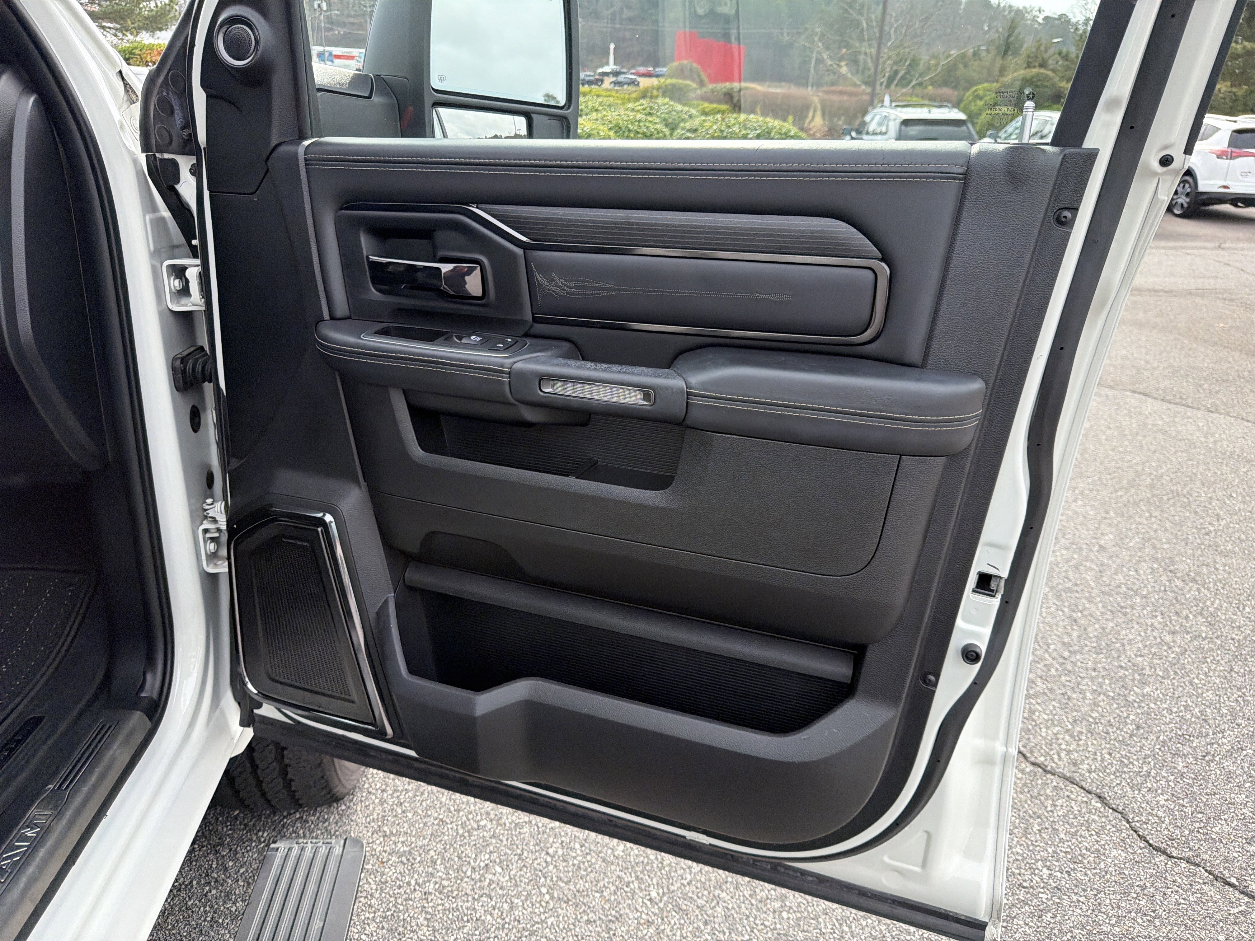 Used 2023 RAM 2500 Limited image 24