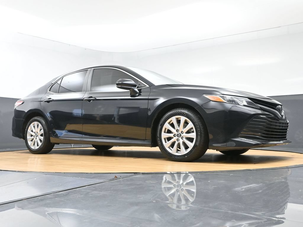 Used 2018 Toyota Camry LE FWD image 43