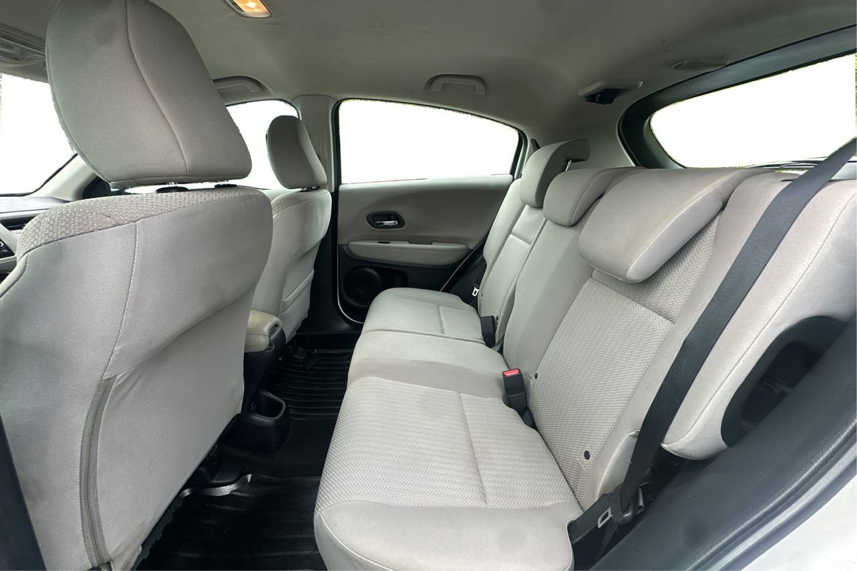 Used 2017 Honda HR-V LX image 10