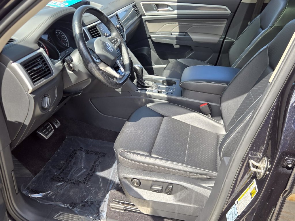 Used 2021 Volkswagen Atlas SE w/ Panoramic Sunroof Package FWD image 11