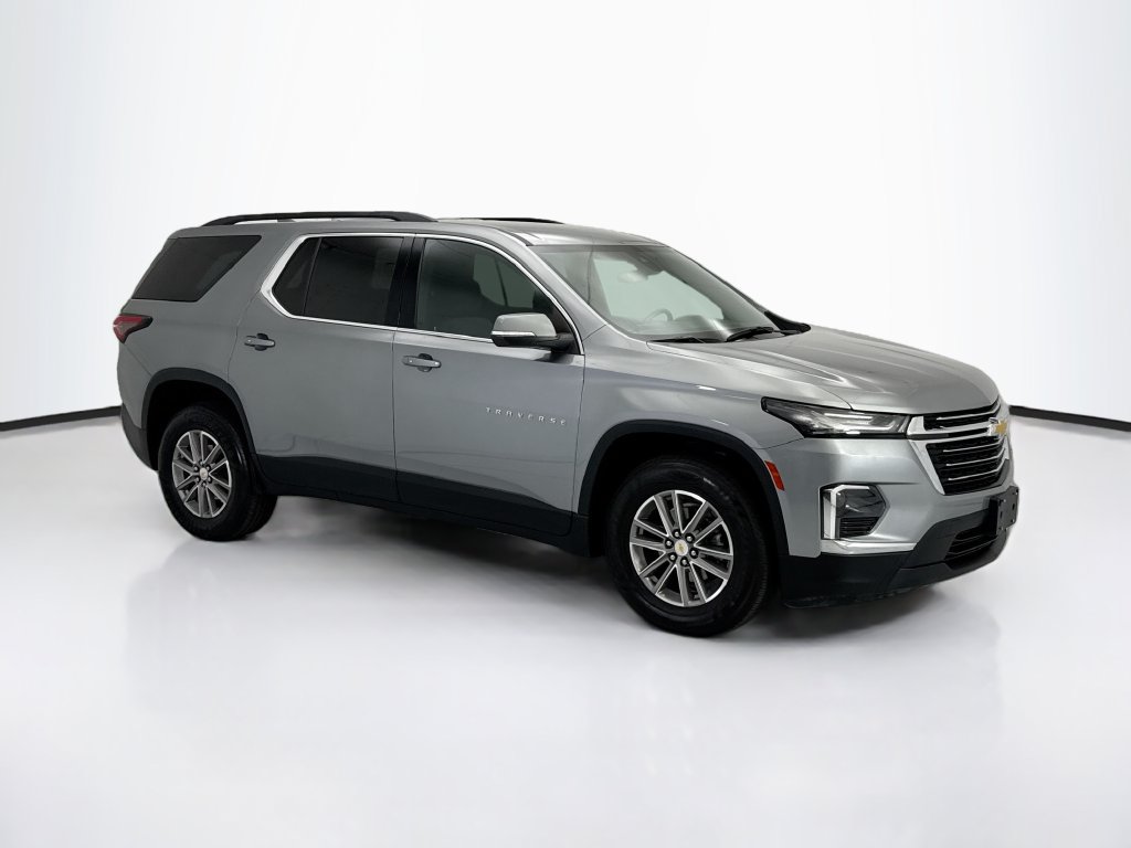 Used 2023 Chevrolet Traverse LT FWD image 3