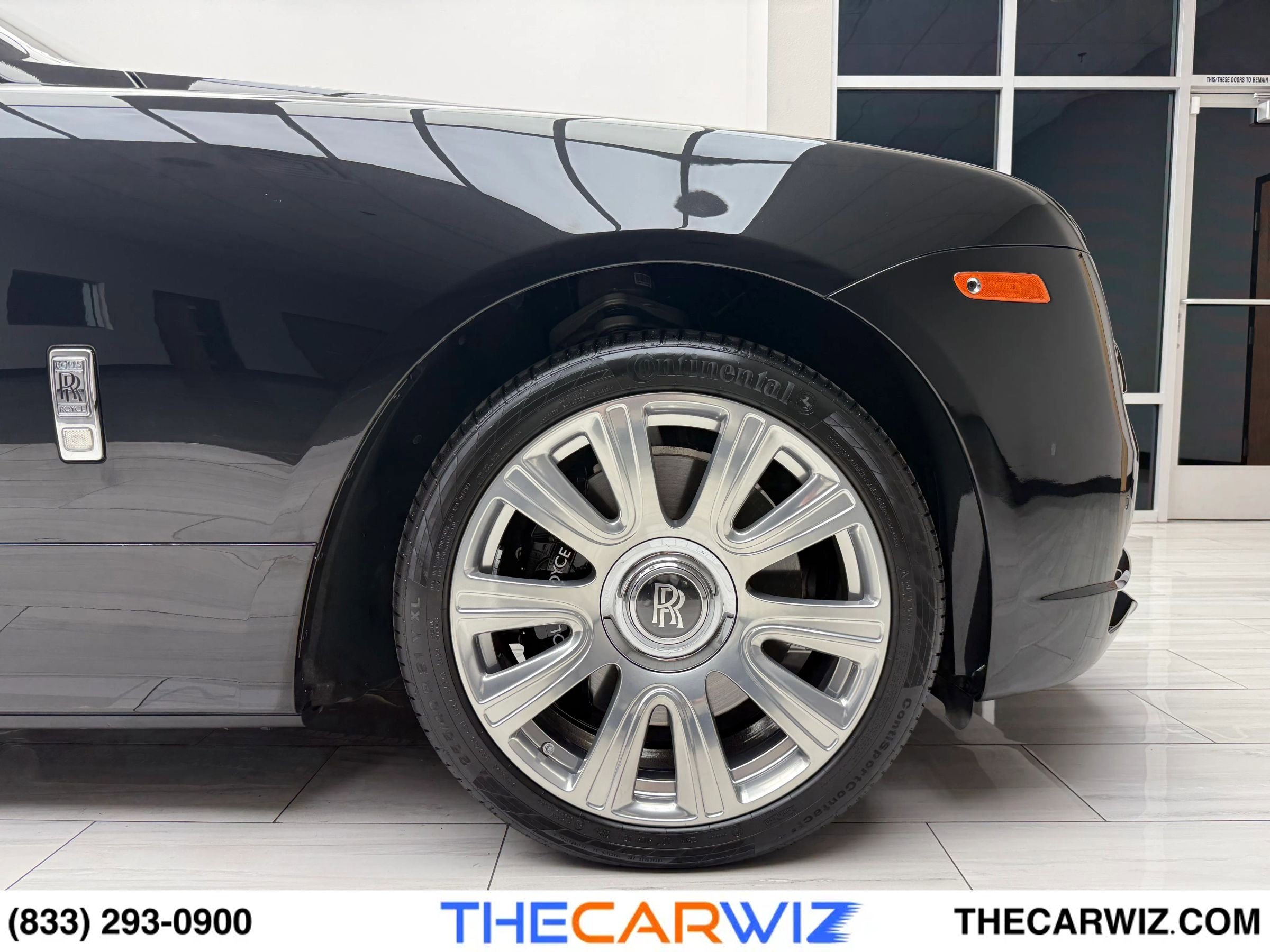 Used 2019 Rolls-Royce Dawn image 29