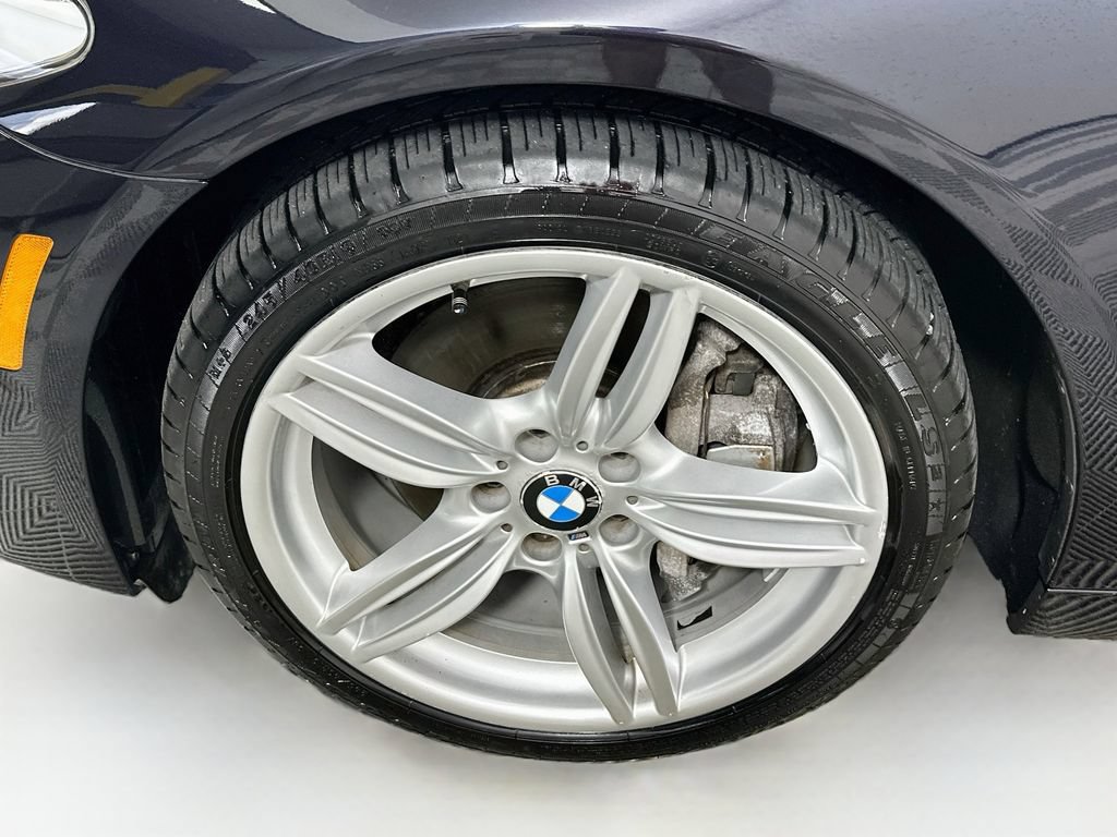 Used 2011 BMW 550i xDrive Sedan AWD/4WD image 23