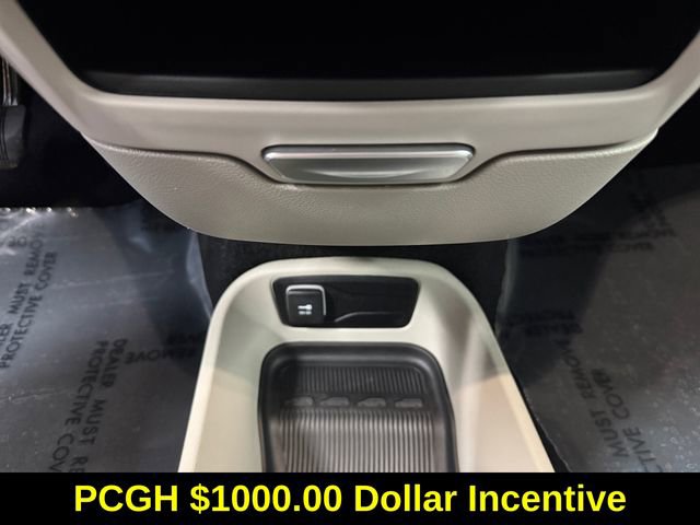 Used 2024 Chrysler Pacifica Touring-L image 16