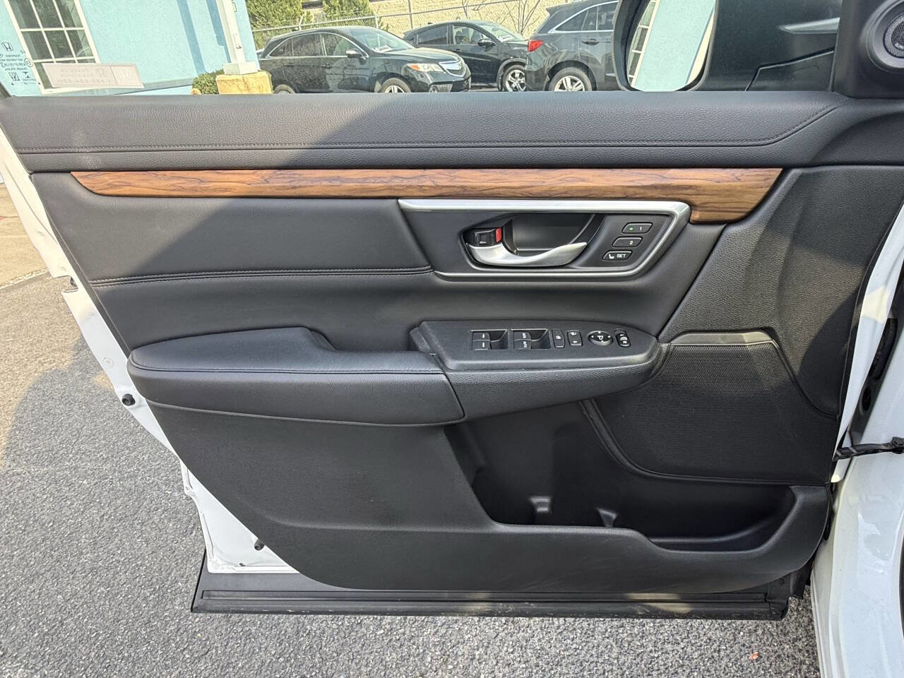 Used 2020 Honda CR-V Touring image 10