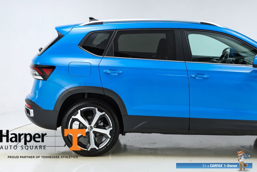 Used 2025 Volkswagen Taos SEL image 11
