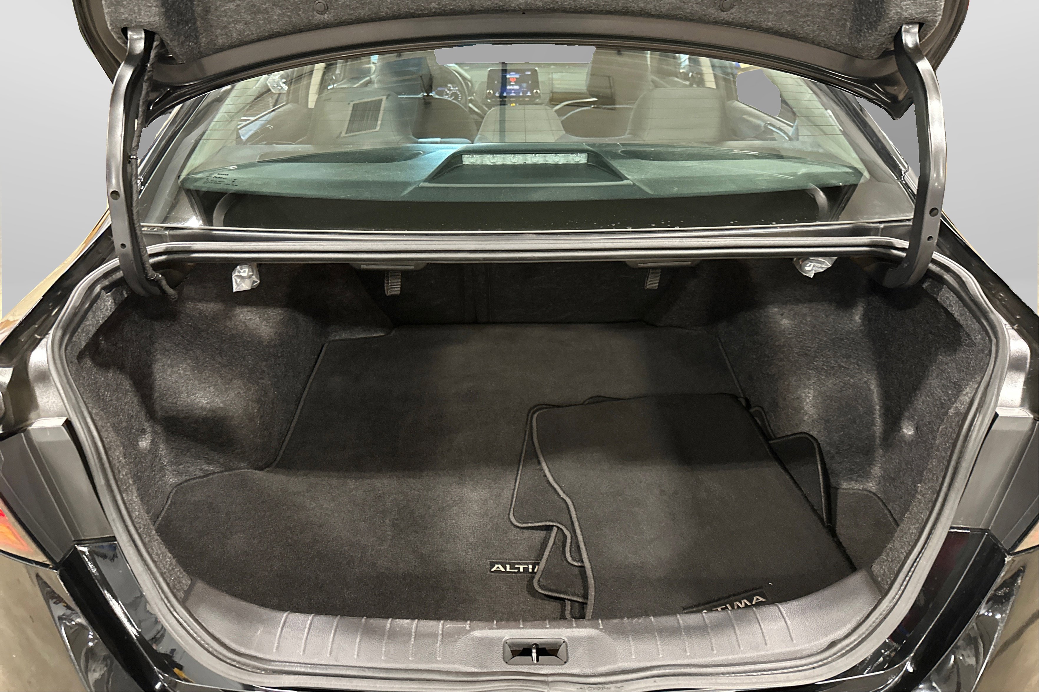 Used 2024 Nissan Altima 2.5 SV image 42