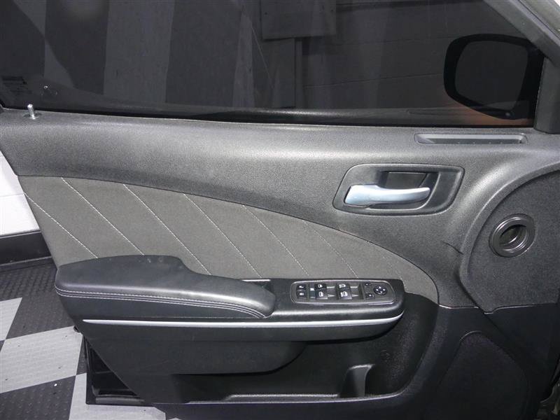 Used 2022 Dodge Charger SXT RWD image 17