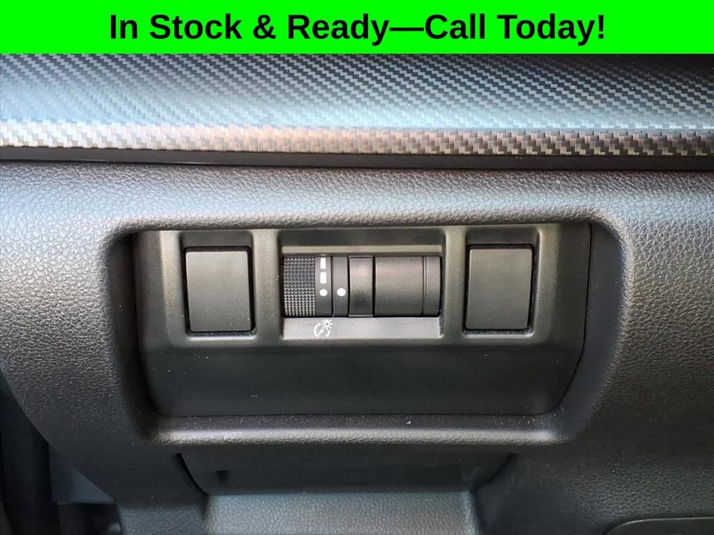 Used 2025 Subaru Crosstrek 2.0i Premium image 19