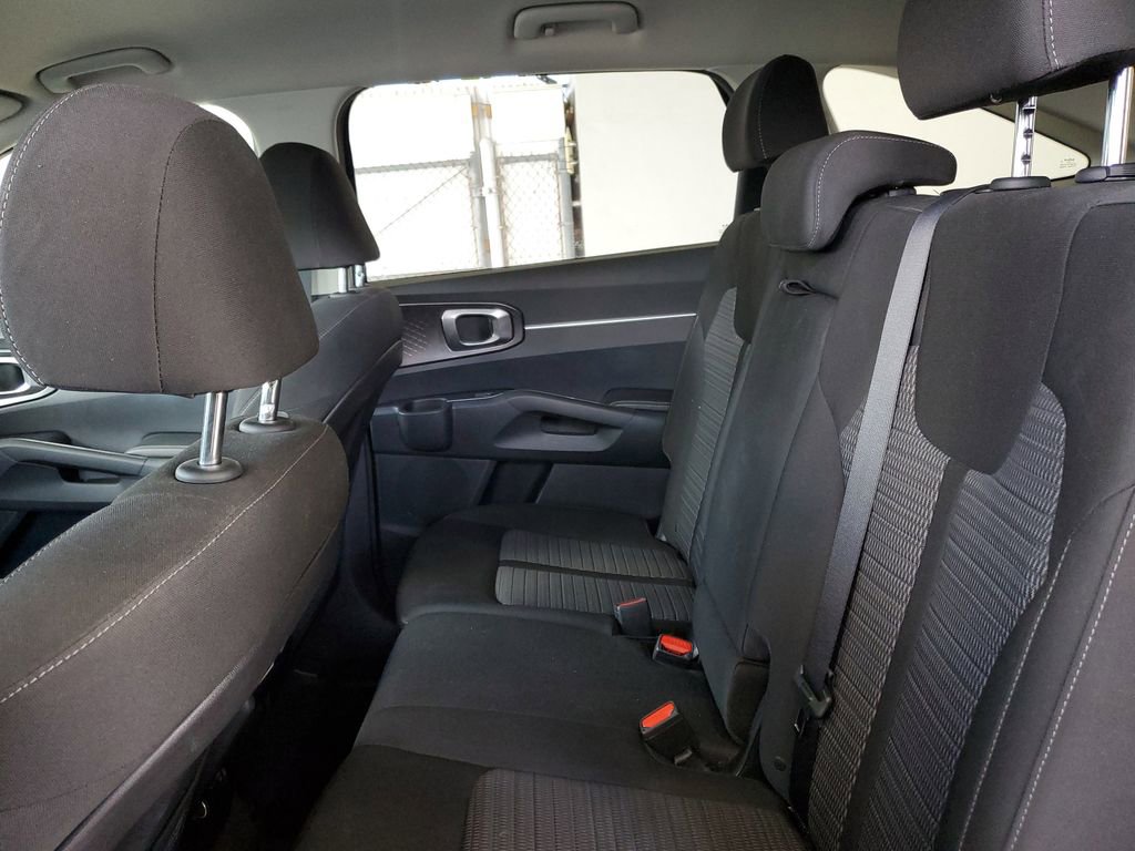 Certified 2023 Kia Sorento LX FWD image 14