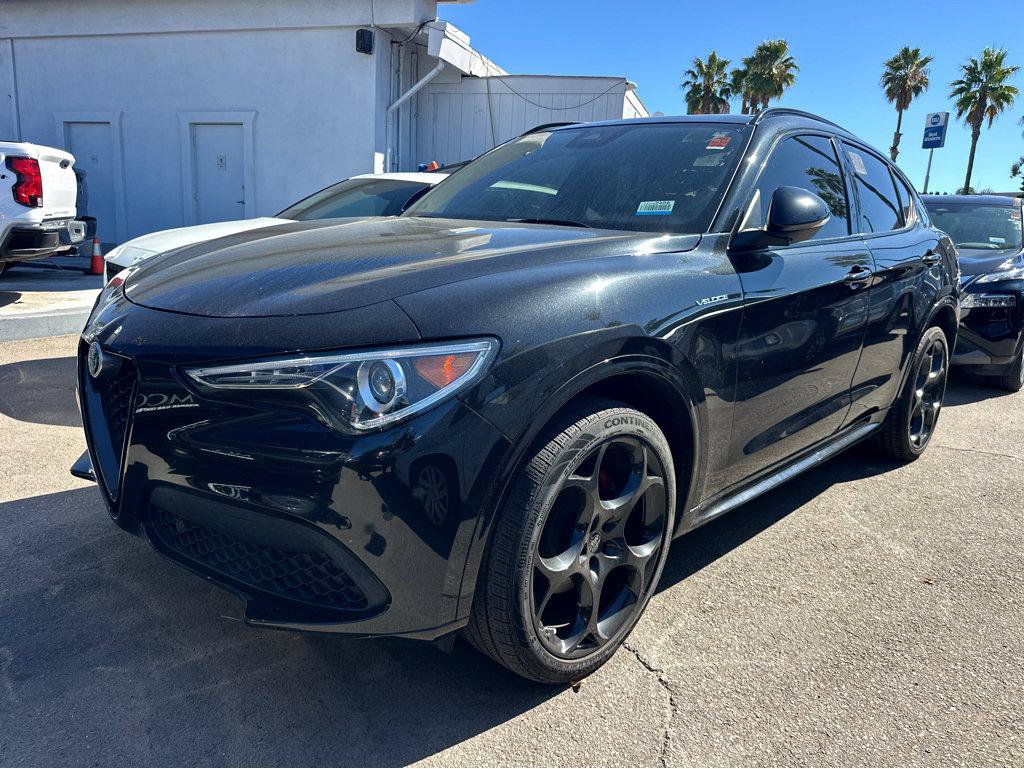 Used 2022 Alfa Romeo Stelvio Veloce AWD/4WD image 4