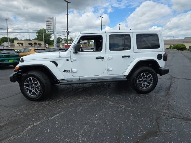 Used 2025 Jeep Wrangler Unlimited Sahara w/ Safety Group AWD/4WD image 3