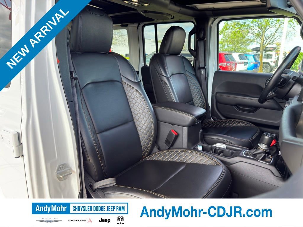 Used 2022 Jeep Wrangler Unlimited Sahara AWD/4WD image 35