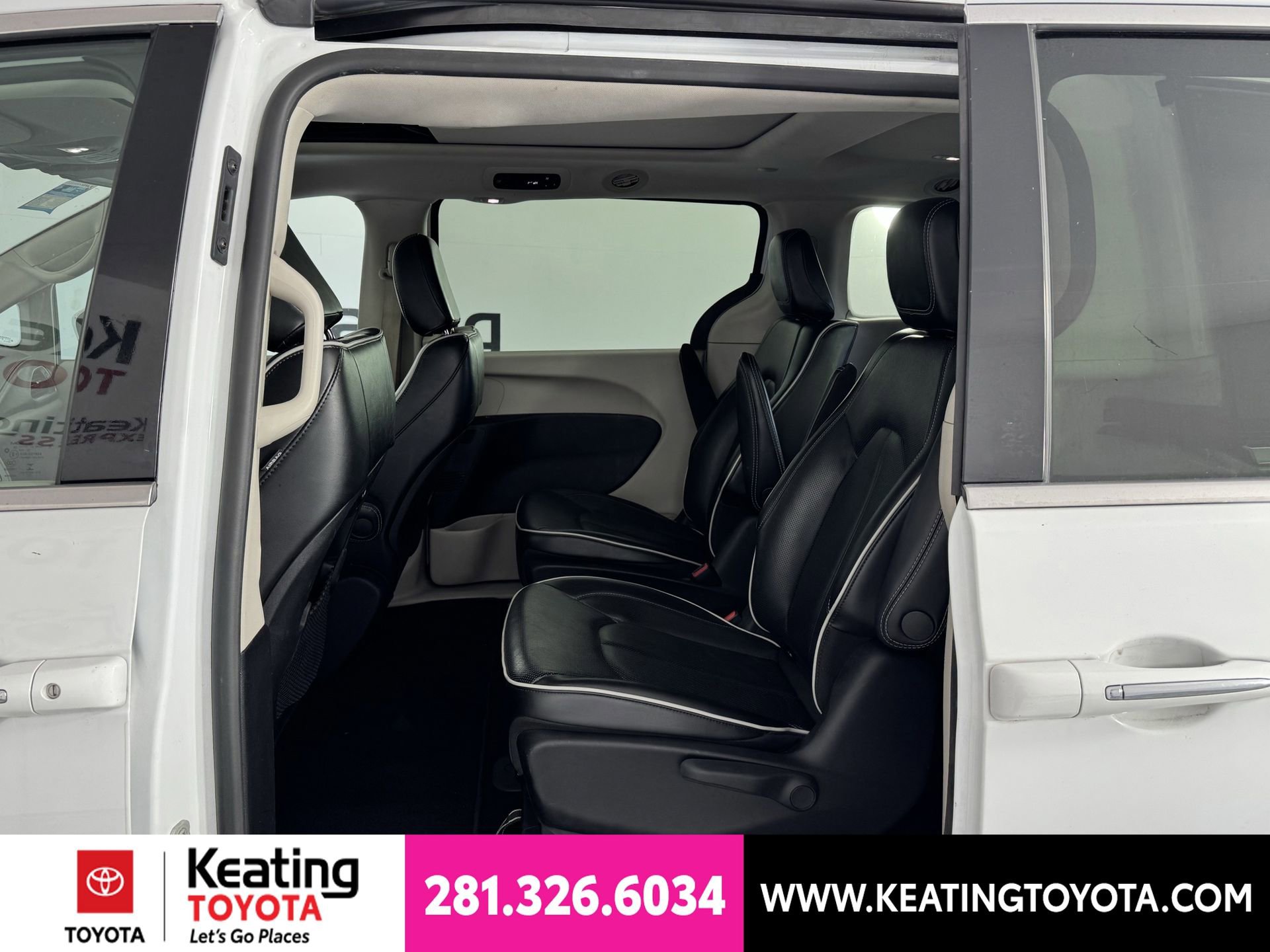 Used 2023 Chrysler Pacifica Limited FWD image 15