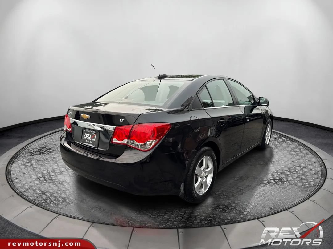 Used 2016 Chevrolet Cruze LT FWD image 5