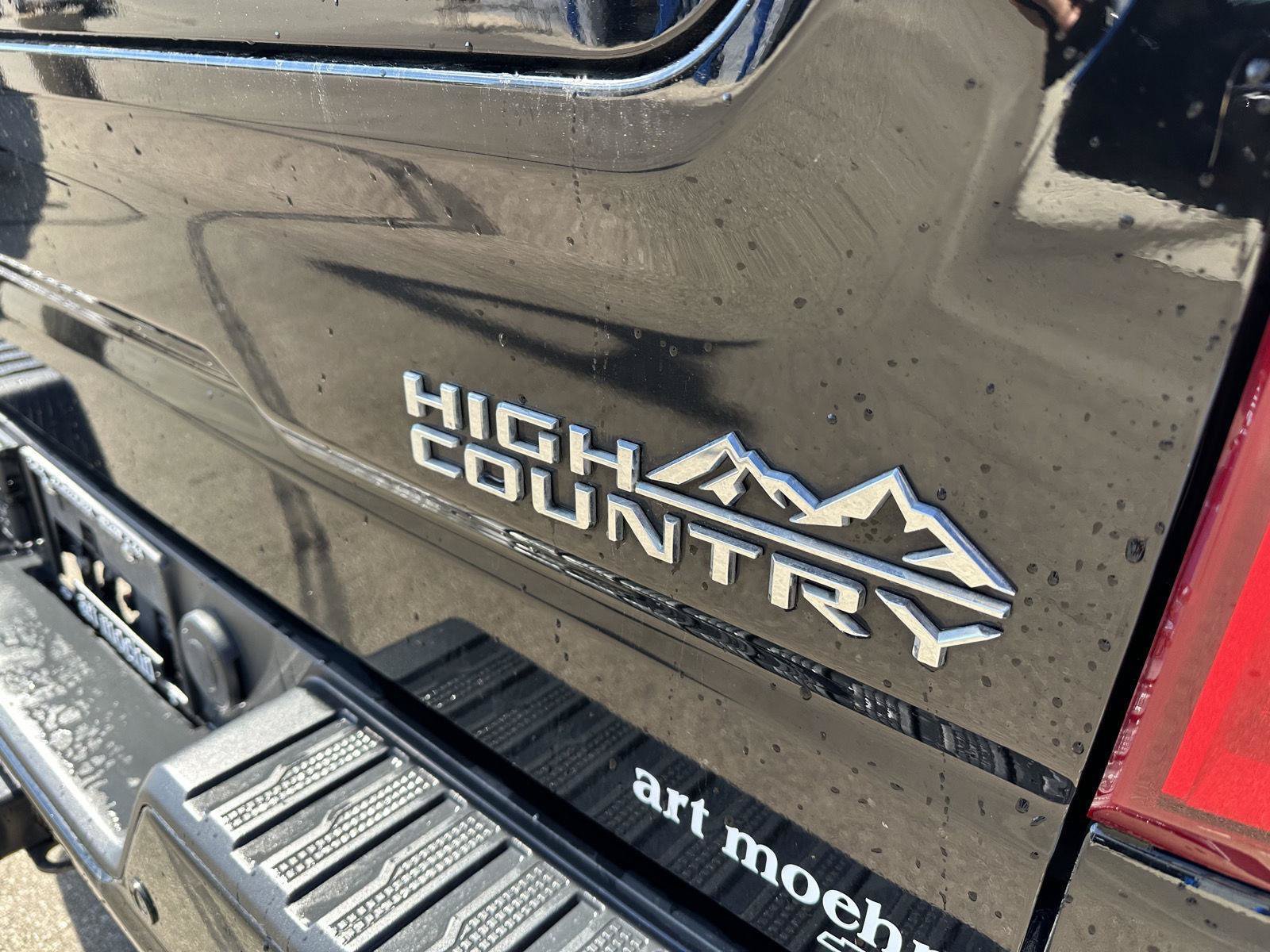 Used 2021 Chevrolet Silverado 1500 High Country w/ Technology Package AWD/4WD image 3