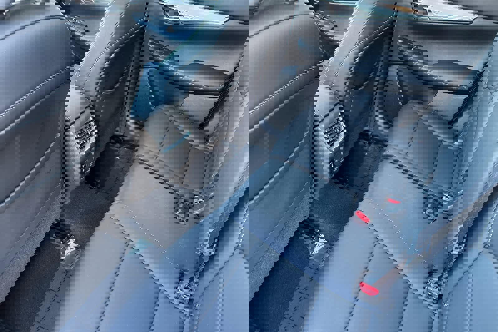 Used 2019 INFINITI QX50 Luxe w/ Navigation Package image 4