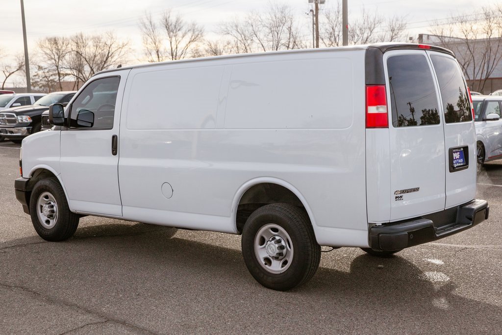 Used 2018 Chevrolet Express 2500 w/ Driver Convenience Package image 7