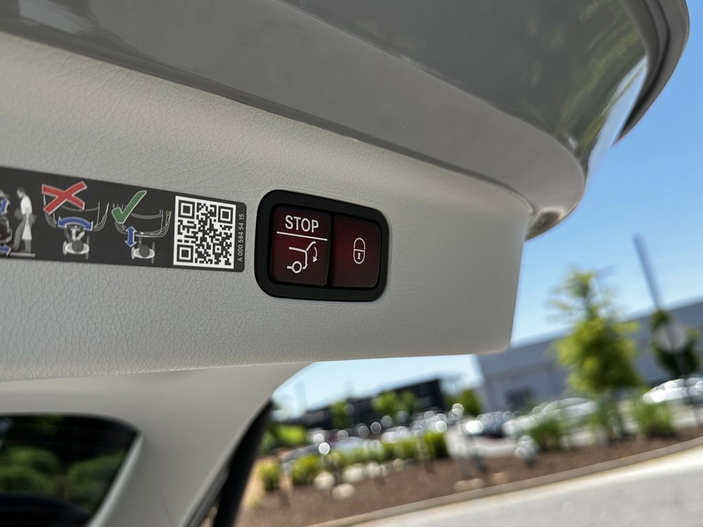 New 2026 Mercedes-Benz EQE 320 4MATIC SUV image 22