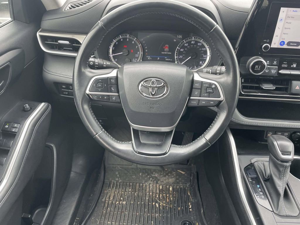 Used 2023 Toyota Highlander LE image 26