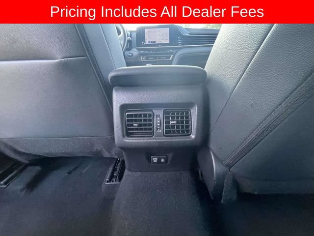 Used 2025 Toyota Camry SE FWD image 17