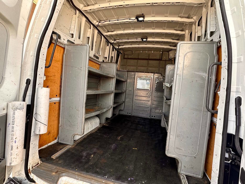 Used 2021 Nissan NV 2500 SV image 16