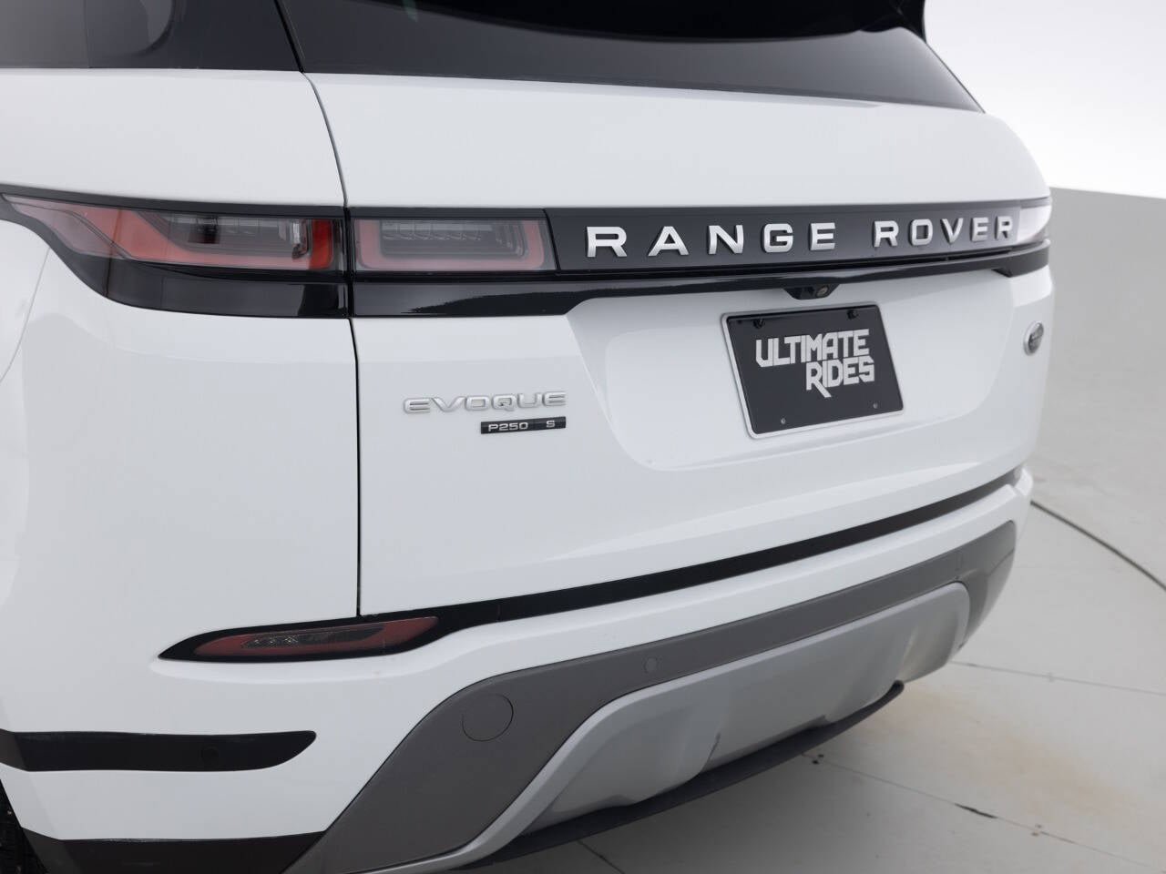 Used 2020 Land Rover Range Rover Evoque S AWD/4WD image 16