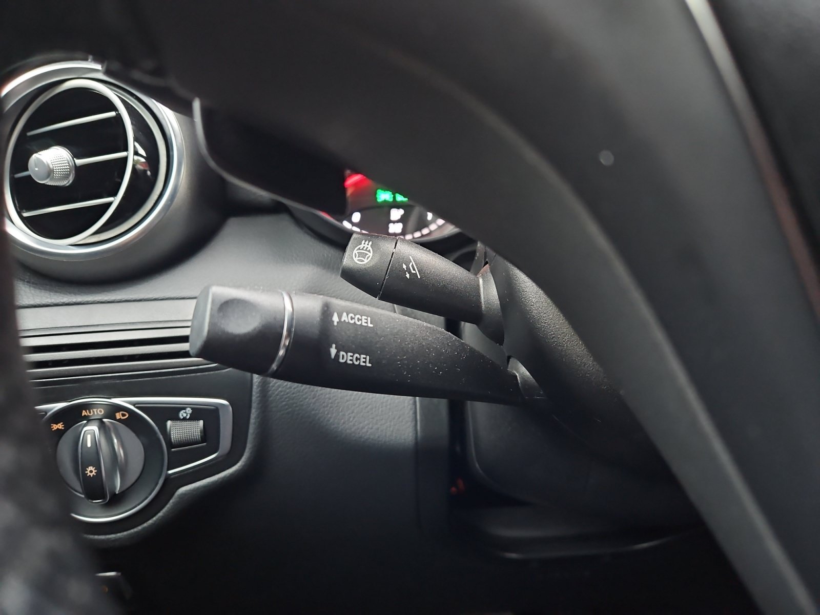 Used 2018 Mercedes-Benz GLC 300 4MATIC Coupe image 29