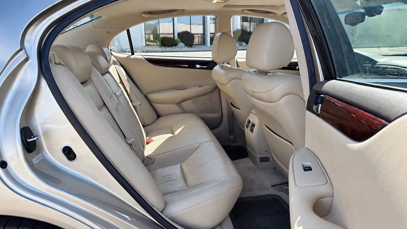 Used 2002 Lexus ES 330 FWD image 17