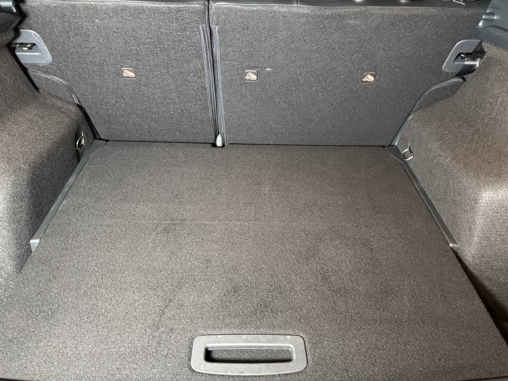 Used 2025 Nissan Kicks SR FWD image 22
