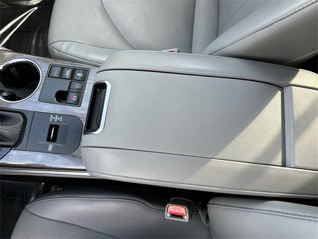 Used 2023 Toyota Highlander Limited image 24