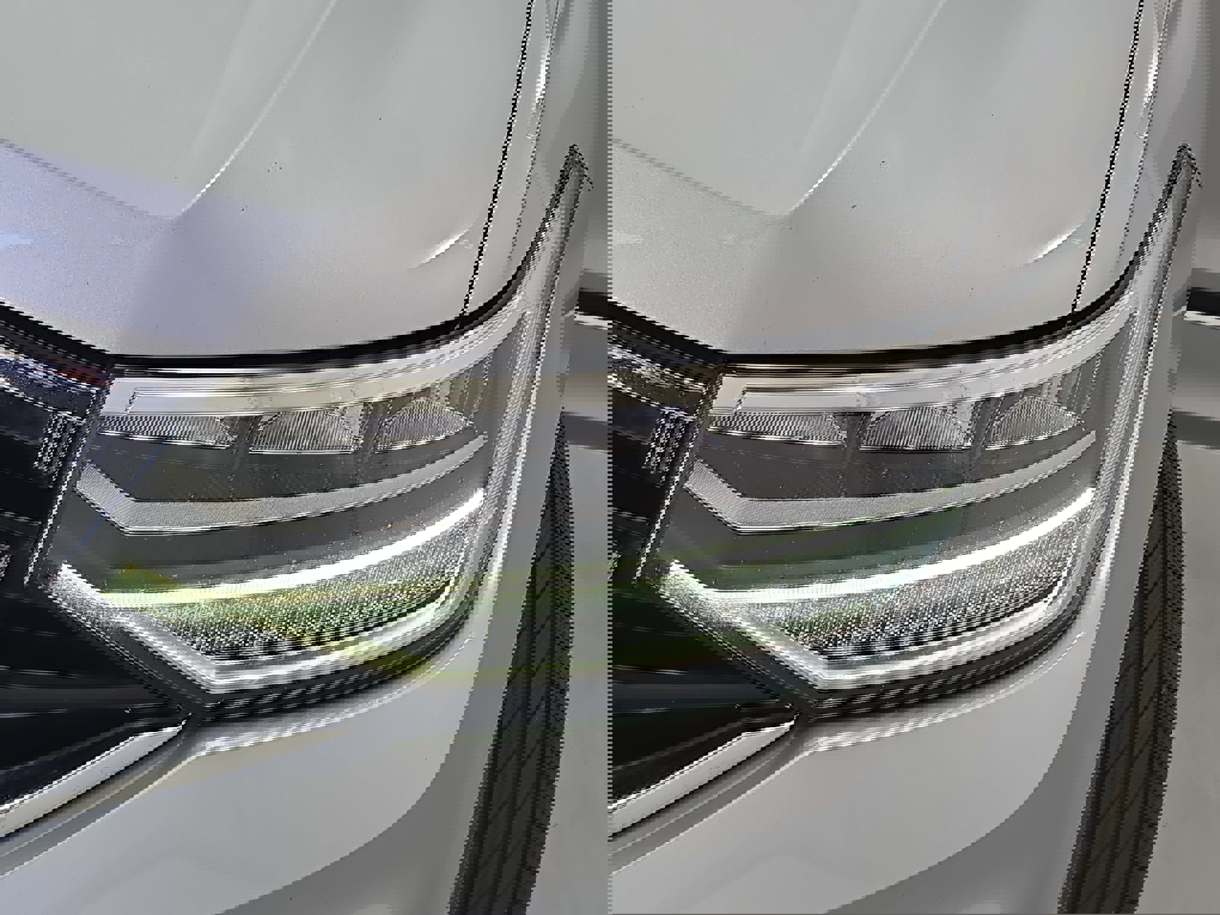 Certified 2023 Volkswagen Tiguan SE R-Line image 31