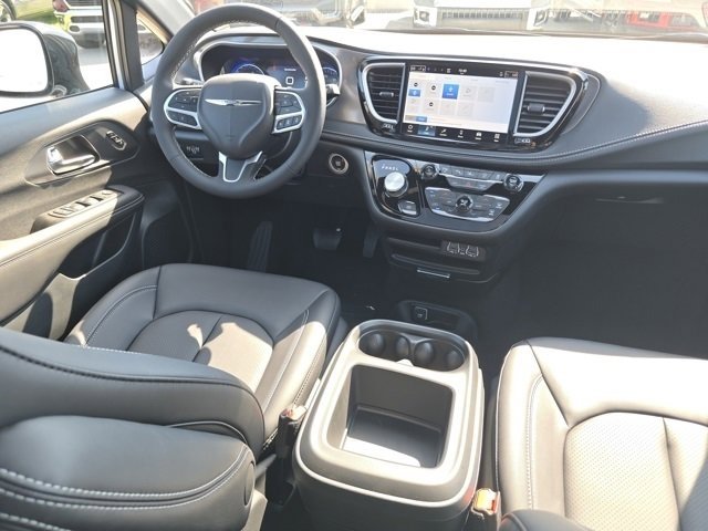 New 2025 Chrysler Pacifica Select w/ Fav Edition Package image 27