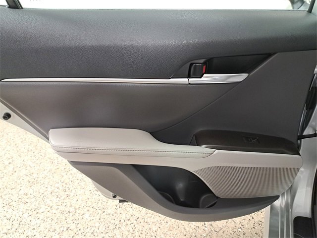 Used 2021 Toyota Camry XLE w/ Navigation Upgrade Package image 14