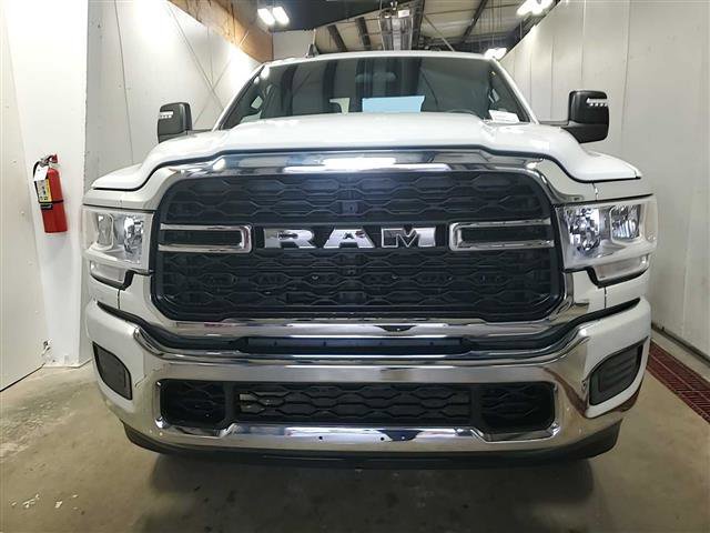 Used 2024 RAM 2500 Tradesman w/ Chrome Appearance Group image 3