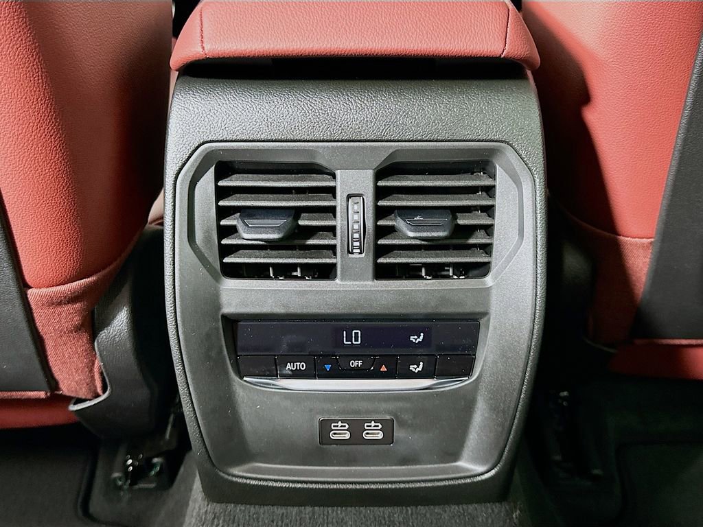 New 2026 BMW 330i Sedan w/ M Sport Package image 18