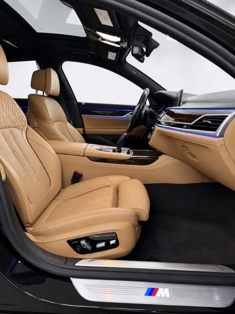 Used 2022 BMW 750i xDrive w/ Executive Package AWD/4WD image 27