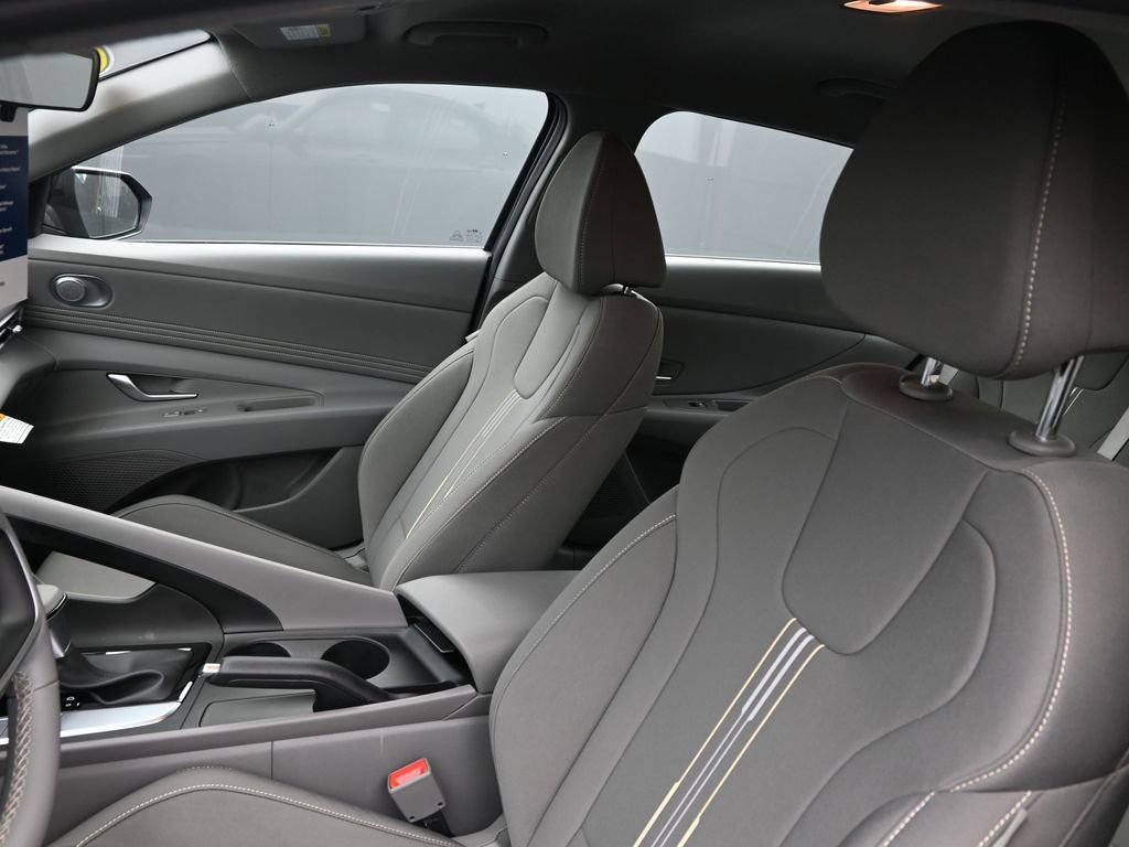 Certified 2026 Hyundai Elantra Sport w/ Cargo Package image 12