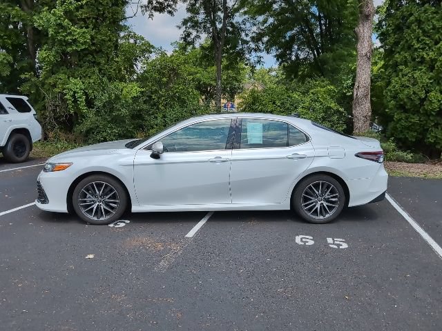 Used 2021 Toyota Camry XLE w/ Navigation Package FWD image 7