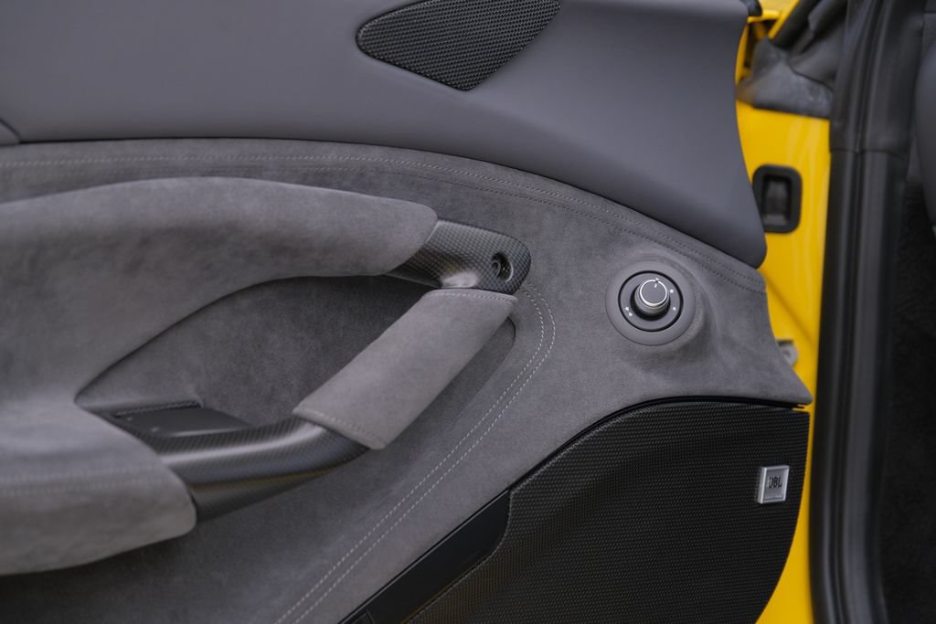 Used 2021 Ferrari F8 Tributo RWD image 51