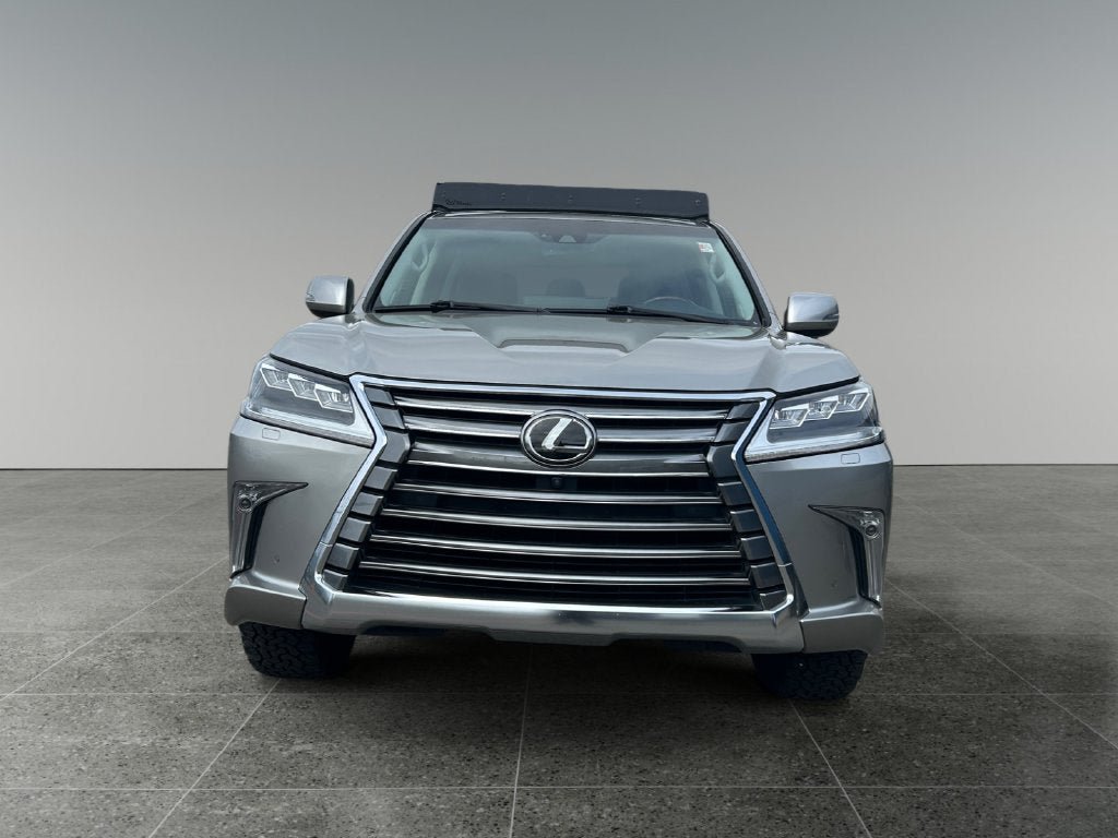 Used 2021 Lexus LX 570 4WD w/ Luxury Package image 2