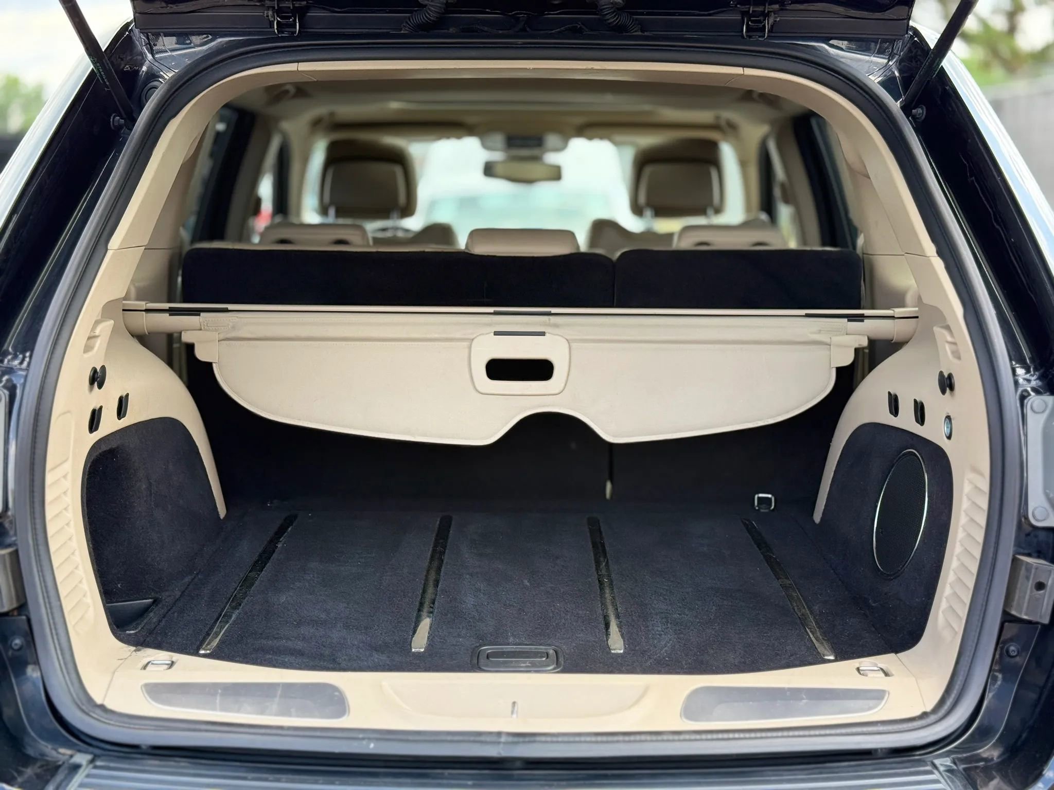 Used 2012 Jeep Grand Cherokee Limited AWD/4WD image 29