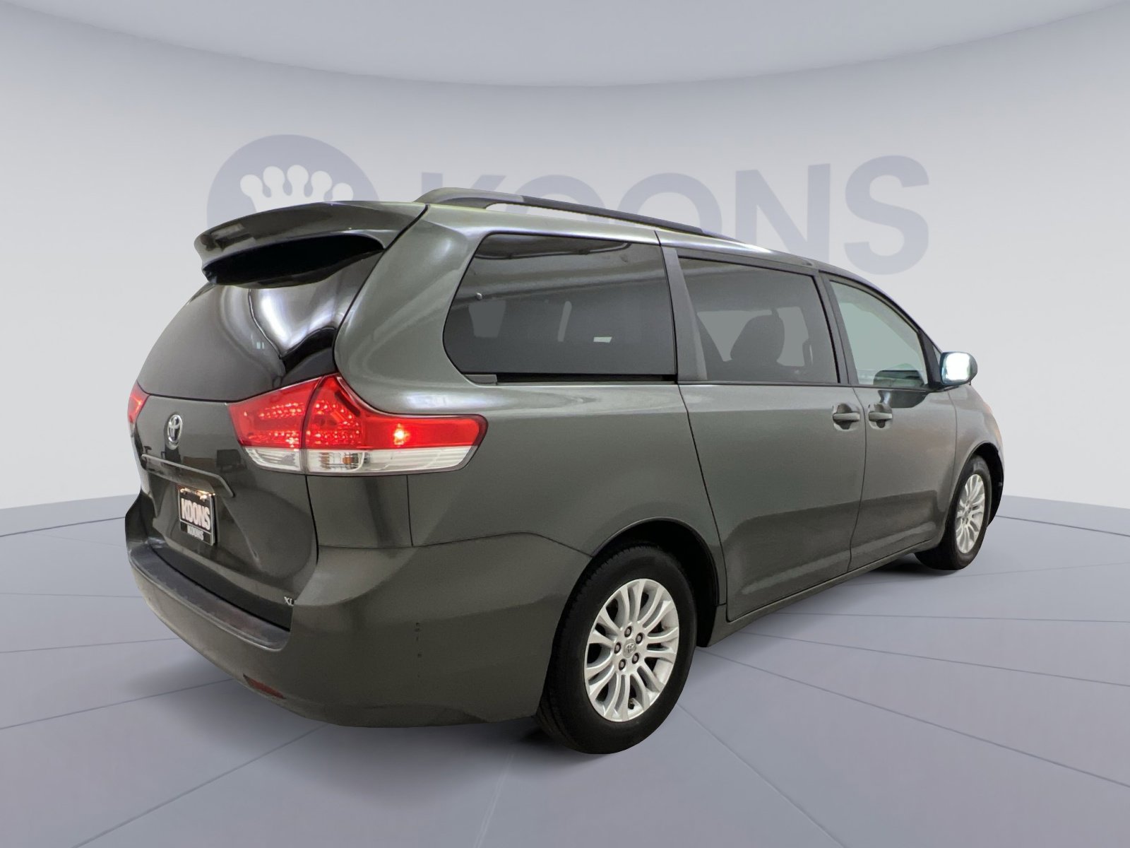 Used 2013 Toyota Sienna XLE FWD image 8