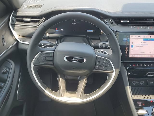 New 2026 Jeep Grand Cherokee L Limited w/ Luxury Tech Group II AWD/4WD image 14