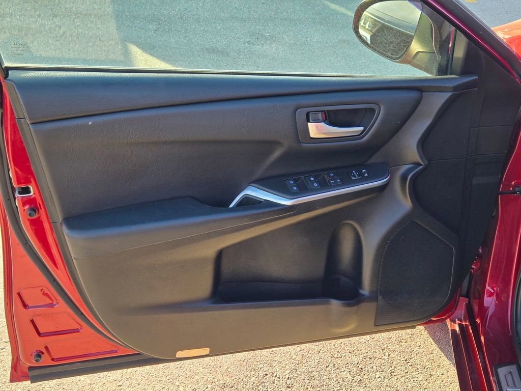 Used 2016 Toyota Camry SE w/ Protection Package (Q2) image 23