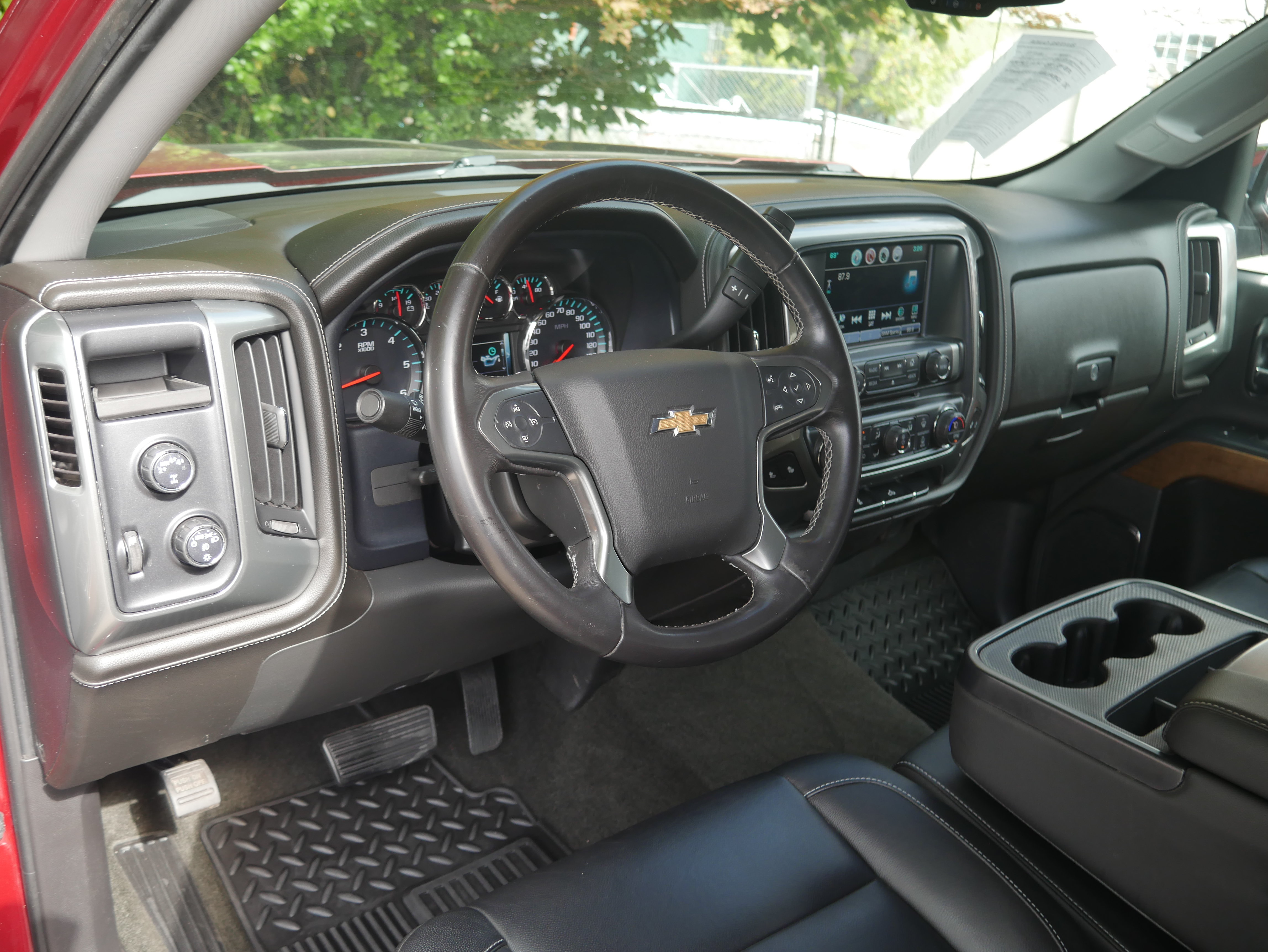 Used 2018 Chevrolet Silverado 1500 LTZ AWD/4WD image 4