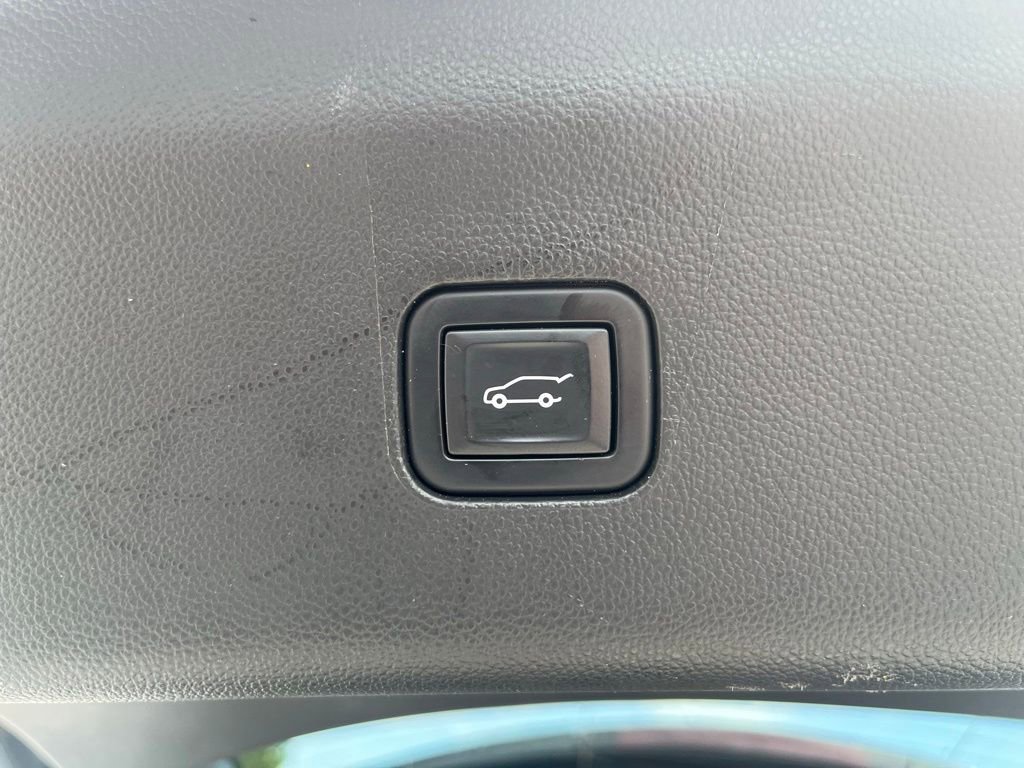 Used 2020 Buick Enclave Avenir w/ Avenir Technology Package AWD/4WD image 11
