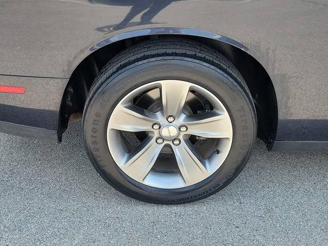 Used 2019 Dodge Challenger SXT RWD image 7