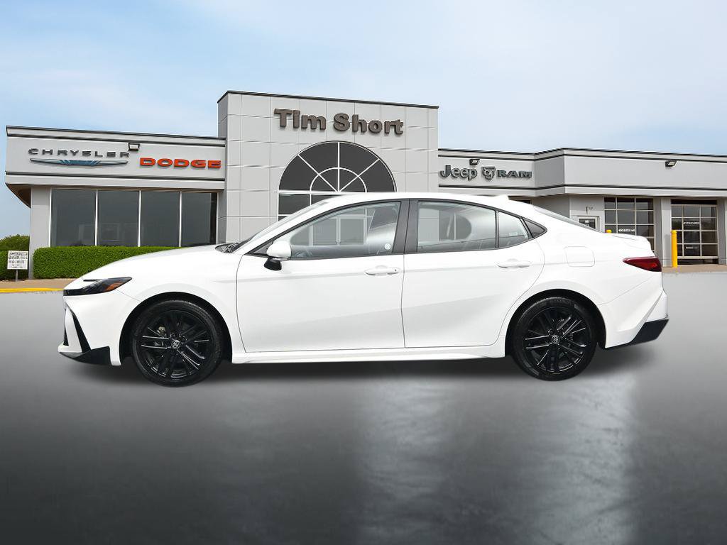 Used 2026 Toyota Camry SE FWD image 2
